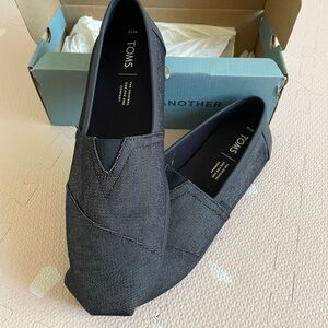Toms